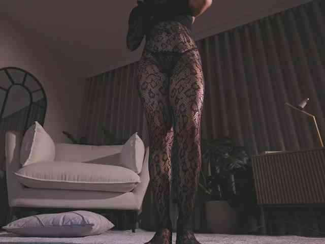 Model: AmyArmstrong