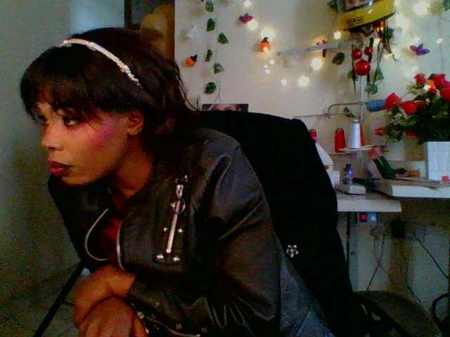 Lilianjackson ist eine verführerische deutsche Camgirl, die für dich live ist