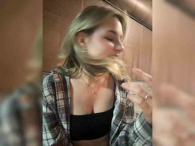 LoVvVit Sex Cam Show
