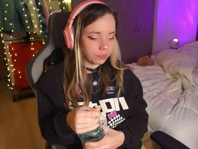 AyraLust webcam