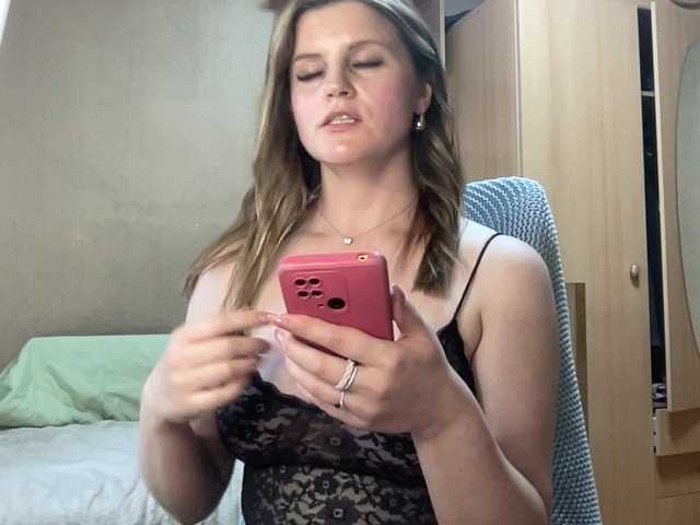 AnitaGlamorX's BongaCams show and profile