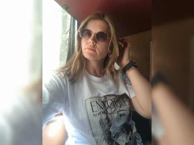 AnitaGlamorX live cam on BongaCams