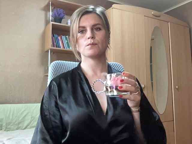 AnitaGlamorX webcam