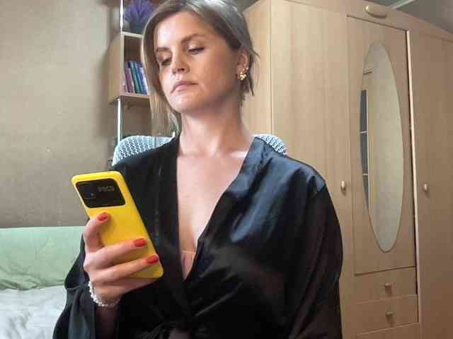 AnitaGlamorX webcam