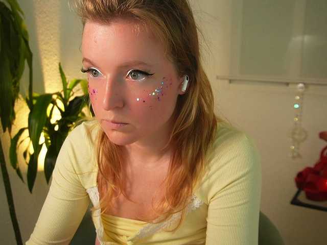Ameliasweety live cam on BongaCams