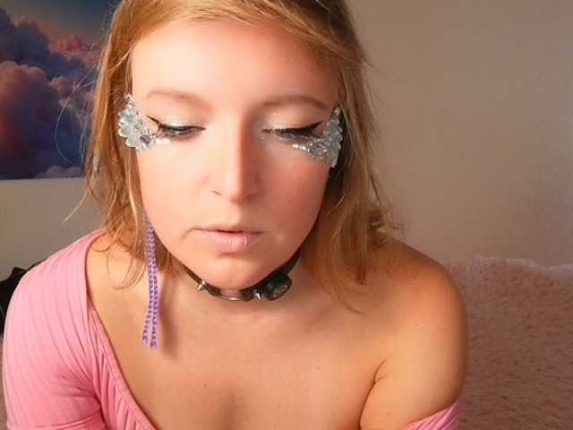Ameliasweety live cam on BongaCams
