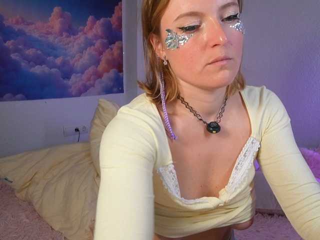 Ameliasweety live cam on BongaCams