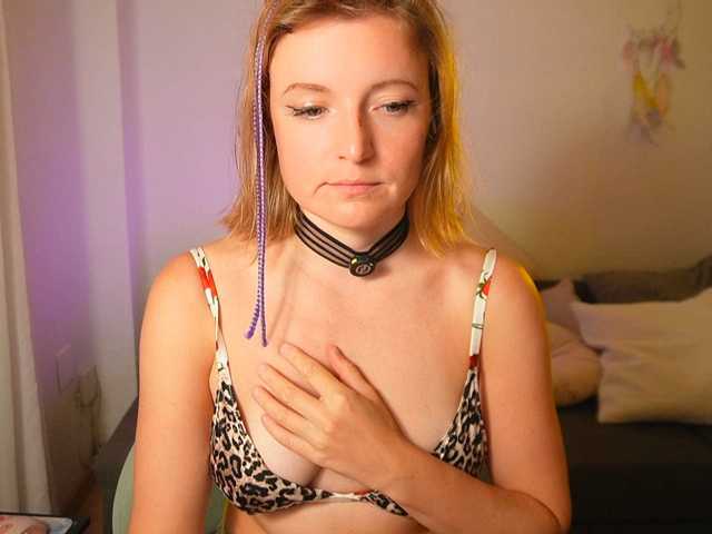 Ameliasweety live cam on BongaCams