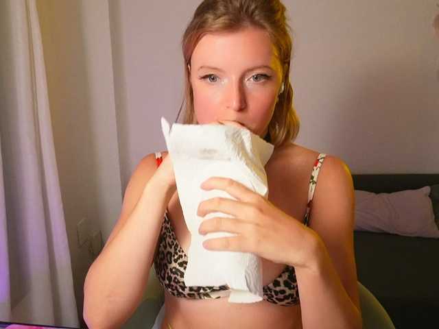 Ameliasweety live cam on BongaCams
