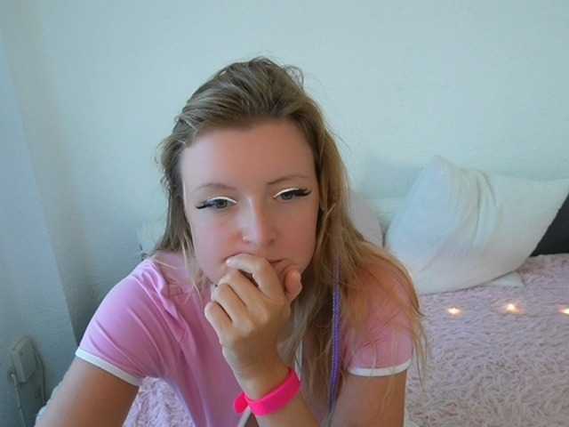 Ameliasweety live cam on BongaCams