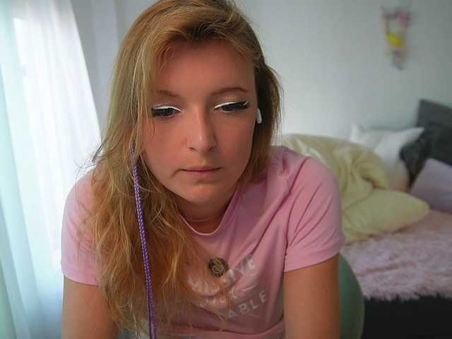Ameliasweety live cam on BongaCams