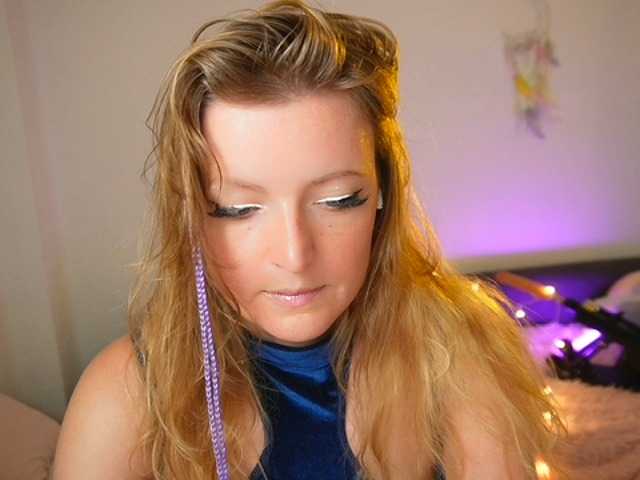 Ameliasweety live cam on BongaCams