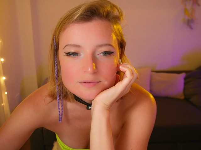 Ameliasweety live cam on BongaCams