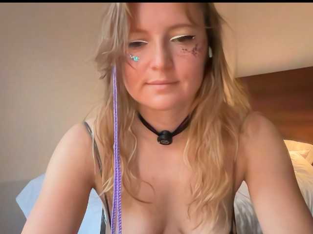 Ameliasweety live cam on BongaCams
