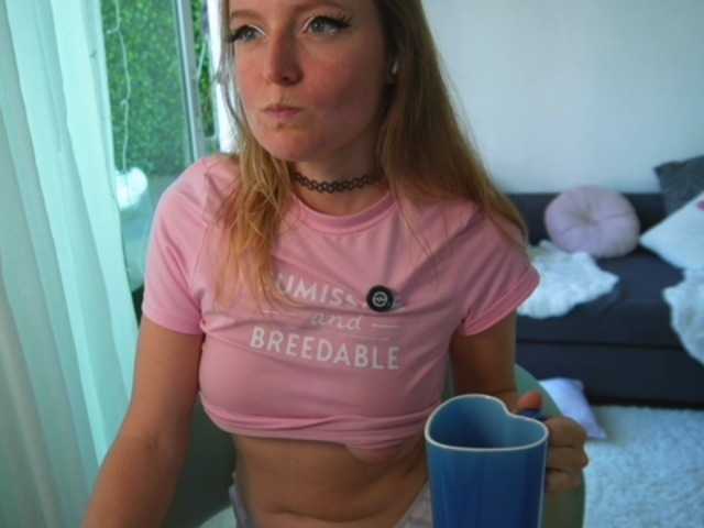 Ameliasweety's BongaCams show and profile