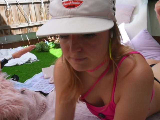 Ameliasweety live cam on BongaCams