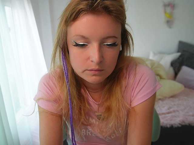 Ameliasweety live cam on BongaCams