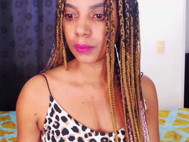 Cata-Santana live webcam show