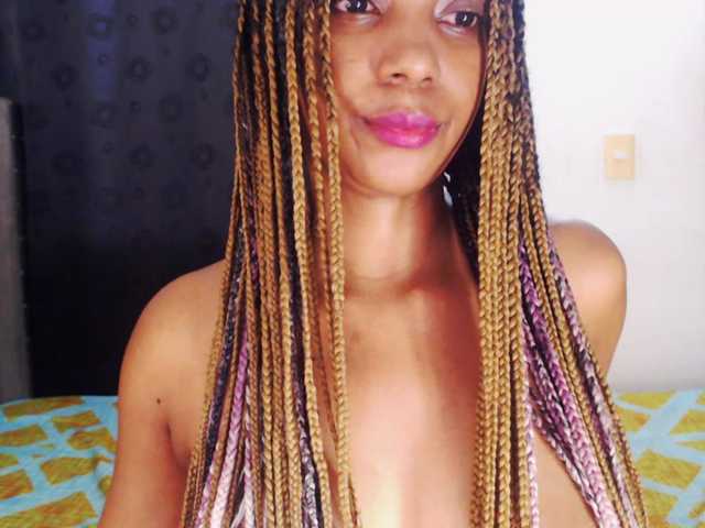 Cata-Santana live cam on BongaCams