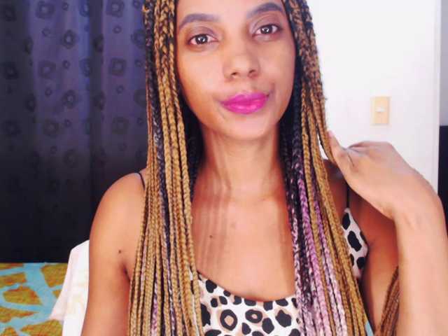 Cata-Santana live cam on BongaCams