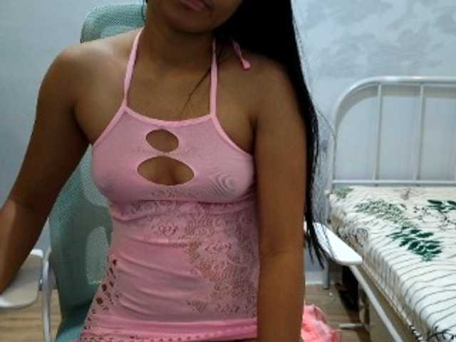 Hott-cherry live cam on BongaCams