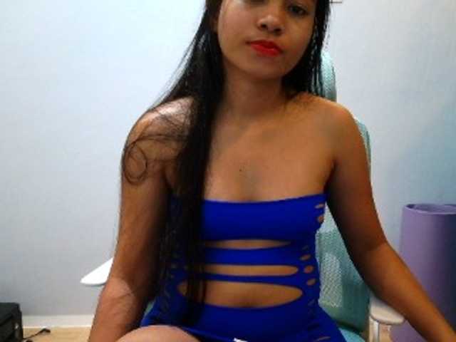 Hott-cherry live cam on BongaCams