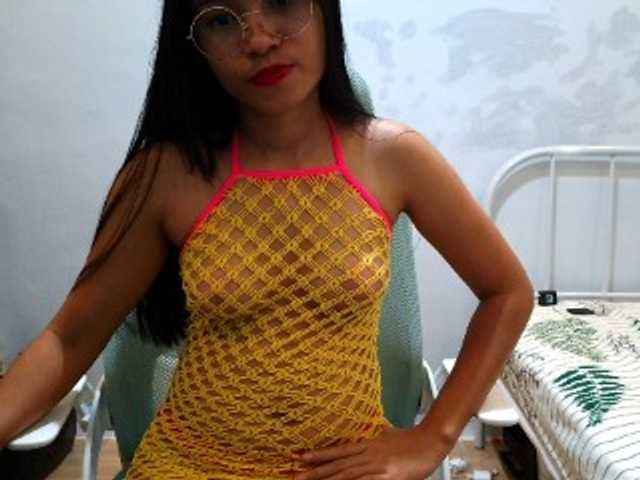 Hott-cherry live cam on BongaCams
