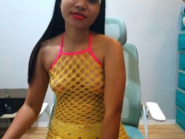 Hott-cherry live cam on BongaCams