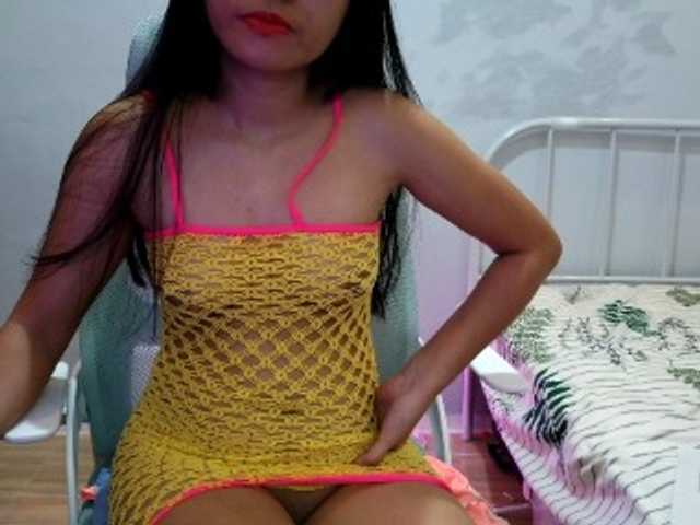 Hott-cherry live cam on BongaCams
