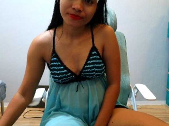 Hott-cherry live cam on BongaCams