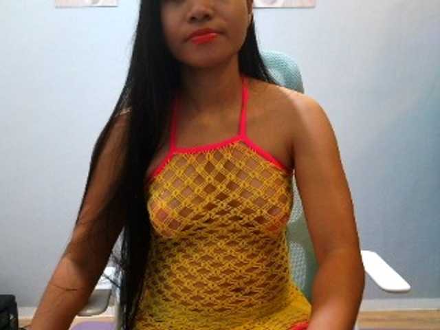 Hott-cherry live cam on BongaCams