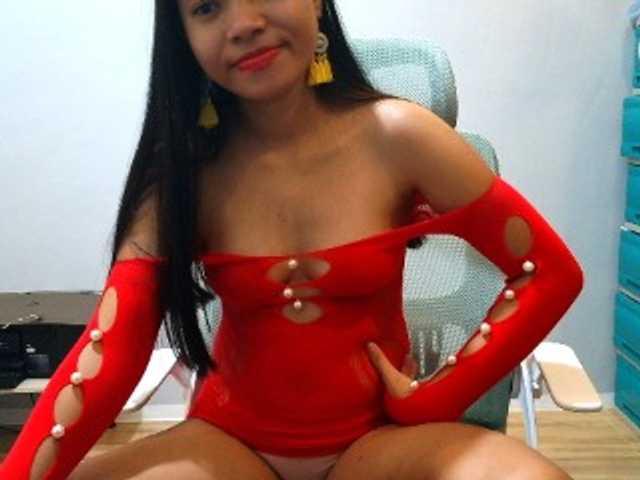 Hott-cherry live cam on BongaCams