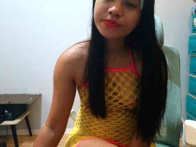 Hott-cherry webcam