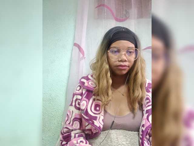 Priscanathy live cam on BongaCams
