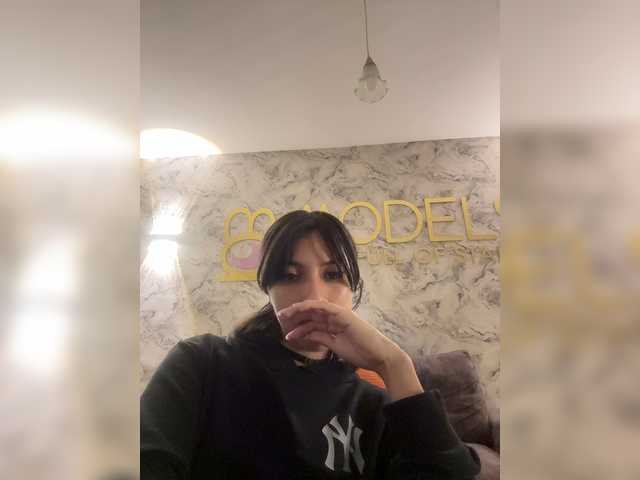 chloemontes cam belle