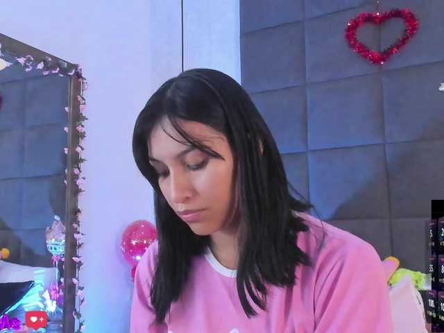 le modèle ChloeMontes est en webcam porno dans un show sur le site bongacams, il possède les tags suivants: Latino/Hispanic,Brunette,Shaved