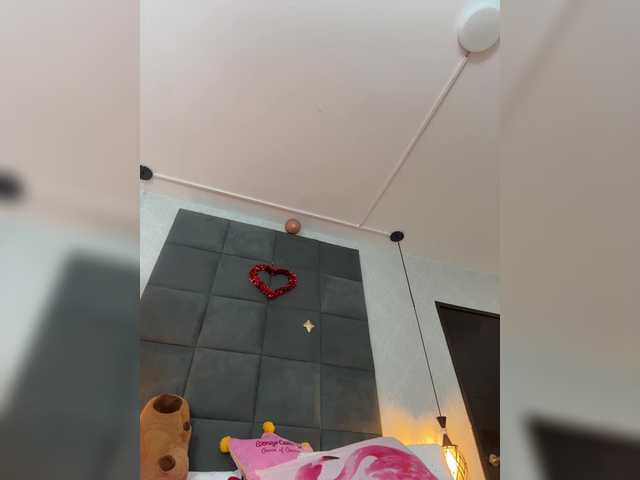 ChloeMontes's BongaCams show and profile