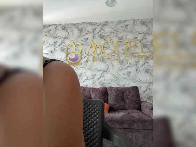 chloemontes's live room