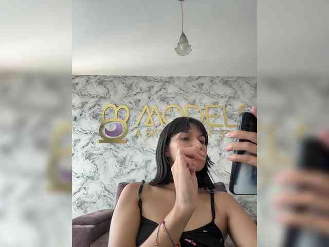 chloemontes's live room