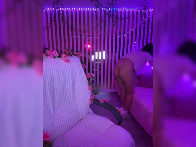 MiaLiaHot live cam on BongaCams