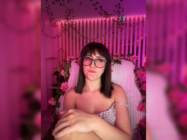 MiaLiaHot live cam on BongaCams