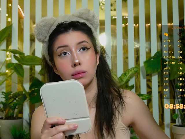 MiaLiaHot's BongaCams show and profile