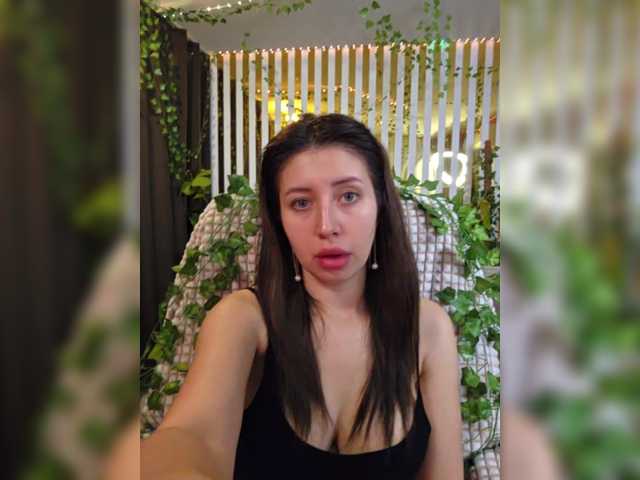 MiaLiaHot