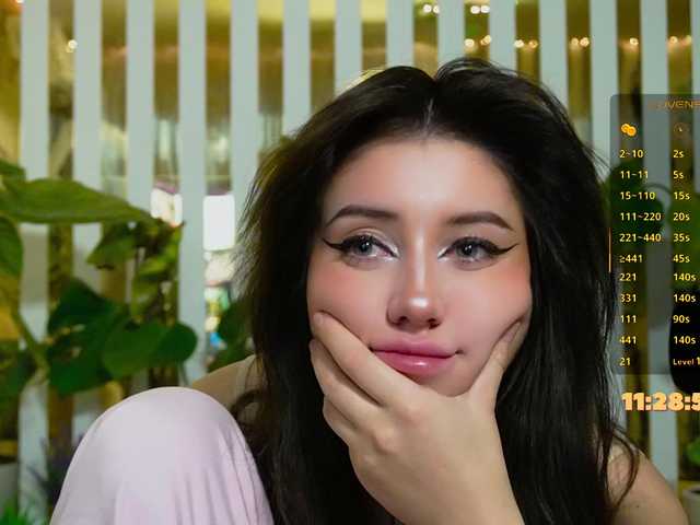 MiaLiaHot's BongaCams show and profile