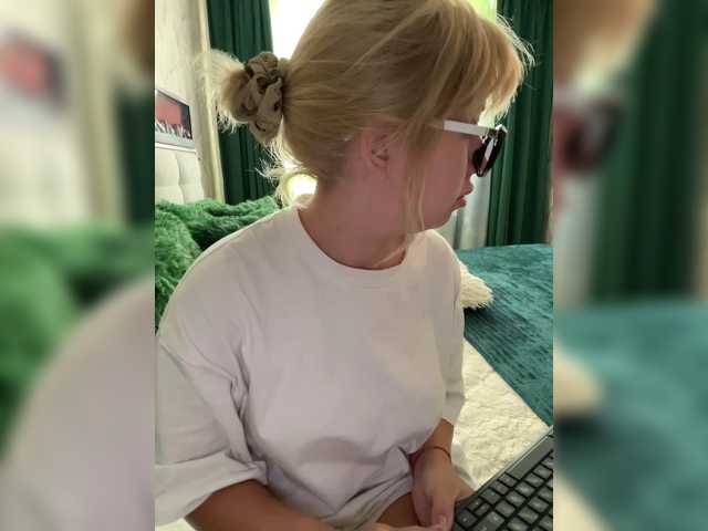 MiaLiaHot