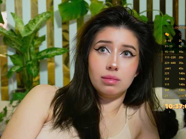 MiaLiaHot's BongaCams show and profile