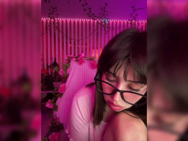 MiaLiaHot live cam on BongaCams