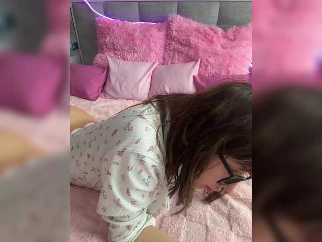 MiaLiaHot