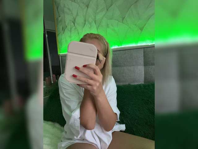 MiaLiaHot