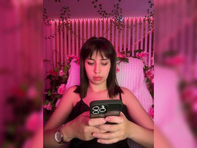MiaLiaHot live cam on BongaCams